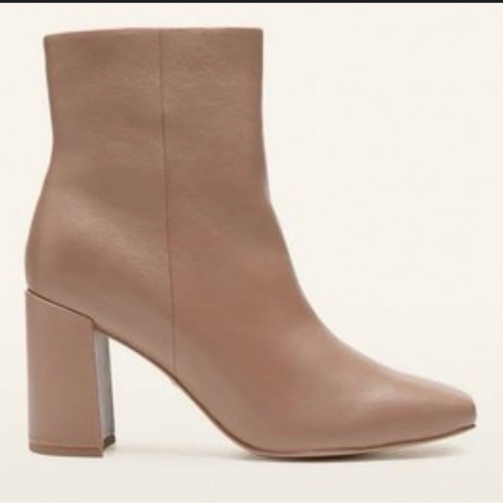 Frankie4 Campbell Block Heel Bootie Square Toe Sole Hero Side Zip Leather Comfy